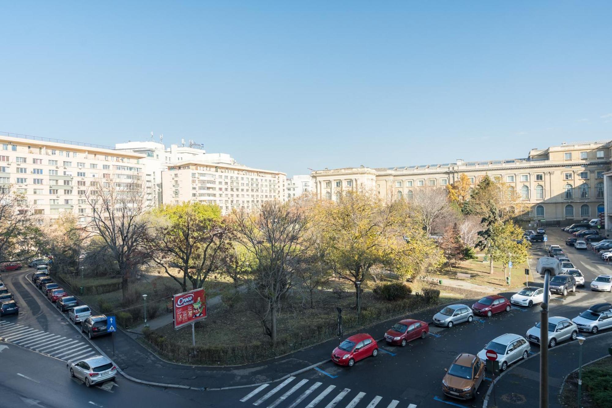 Top Location With Iconic View - Sala Palatului Bucarest Exterior foto
