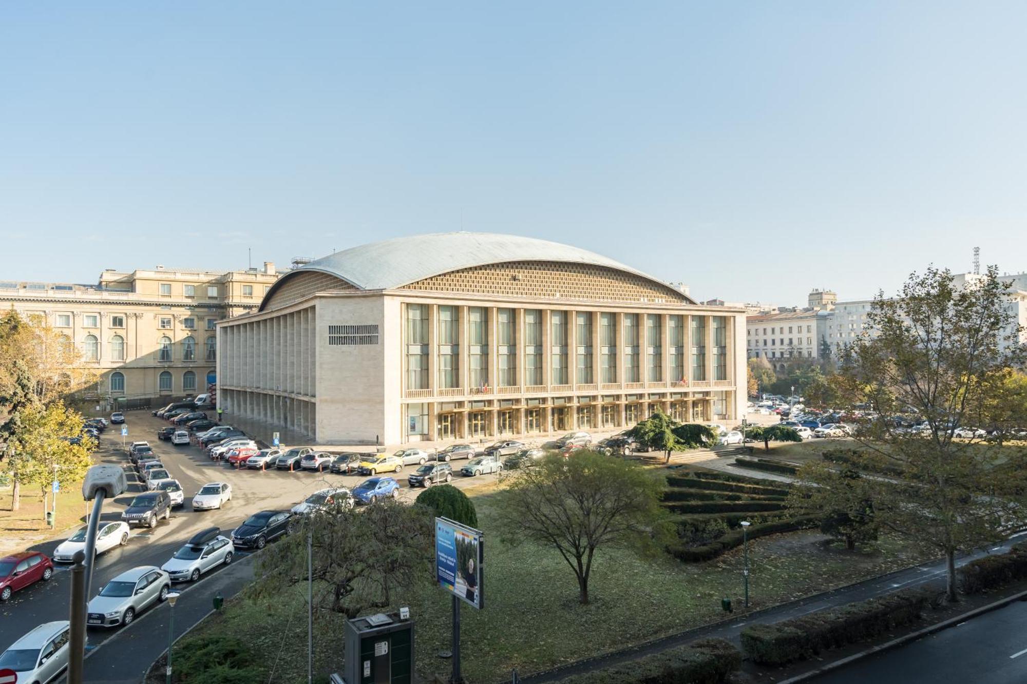 Top Location With Iconic View - Sala Palatului Bucarest Exterior foto